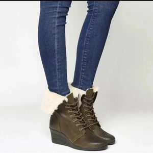UGG Zea Brown Leather Shearling Lined Lace Up‎ Wedge Boots 1003360 Sz 7